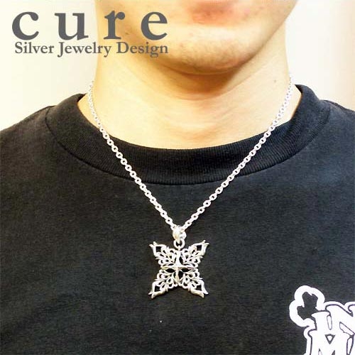 cure (キュア) クロス エミット シルバー ペンダントを販売