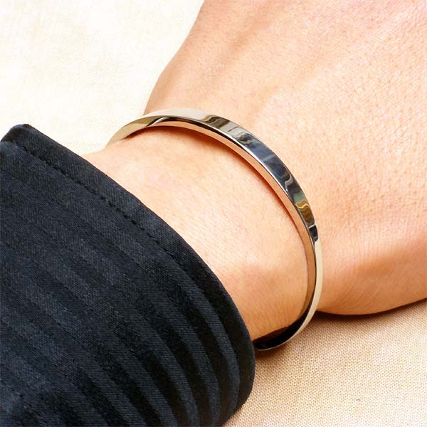 vie(ヴィー) ステンレス ペア バングル【刻印可能】を販売。商品点数3